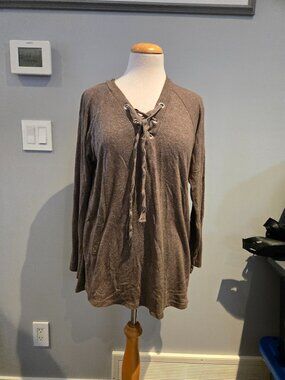 Bobeau Women’s Lace-Up V-Neck Long Sleeve Top | Size Large | Brown